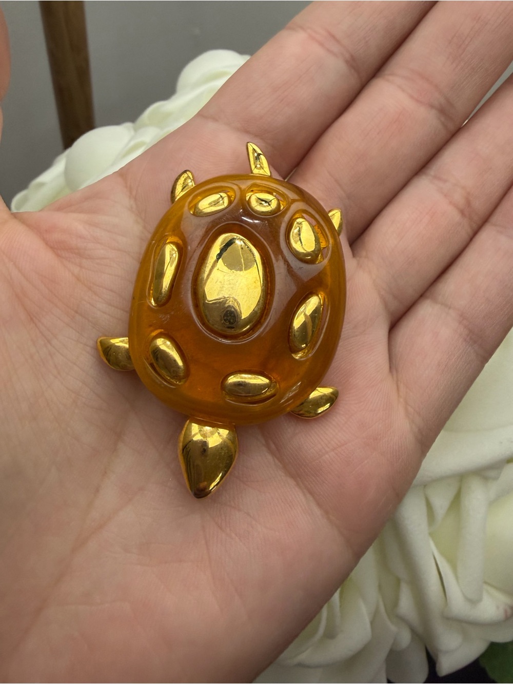 Vintage unique Amber Glass Turtle Figurine with Gold Accents - Picture 2 of 6